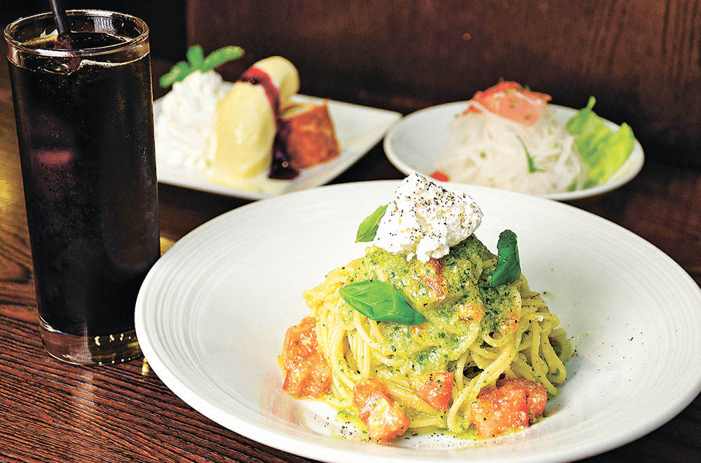 冷製ジェノベーゼセット 1,890円（サラダ・ドリンク・デザート付き）