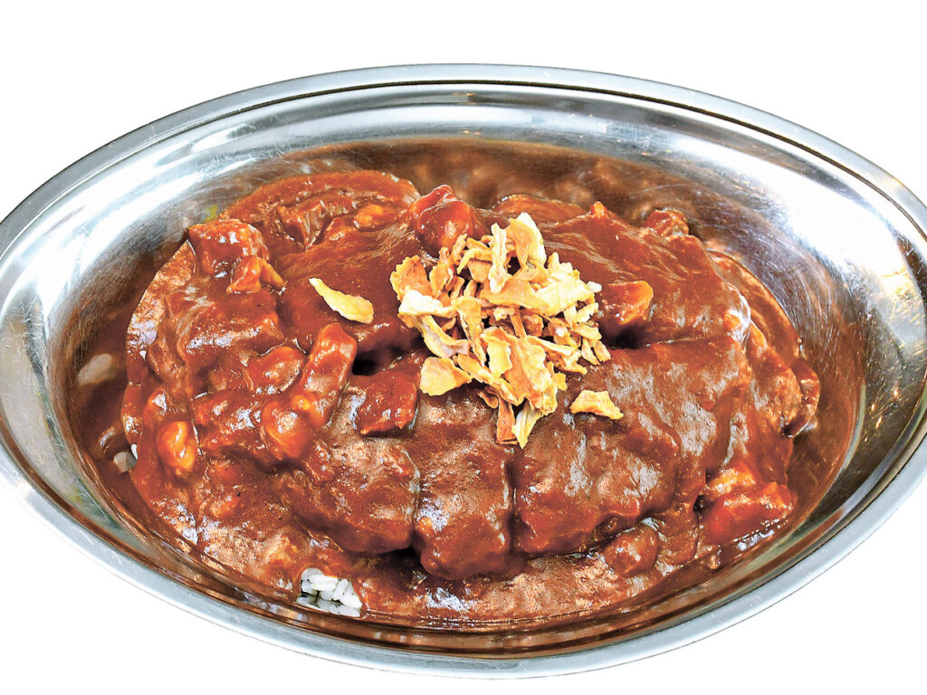 たまねぎカレー 870円+カツトッピング 380円