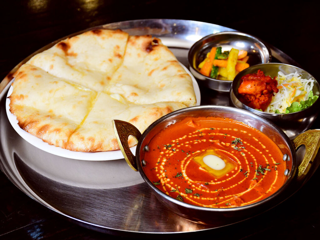 レッドカレーチーズナンセット 1800円