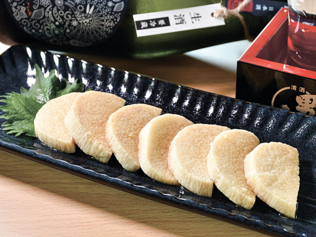 人気メニューの長イモわさび正油漬け(400円)