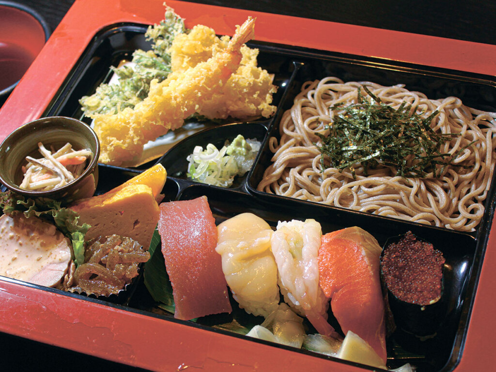 新鮮なネタを使った寿司定食など技と鮮度が光るメニューがずらり