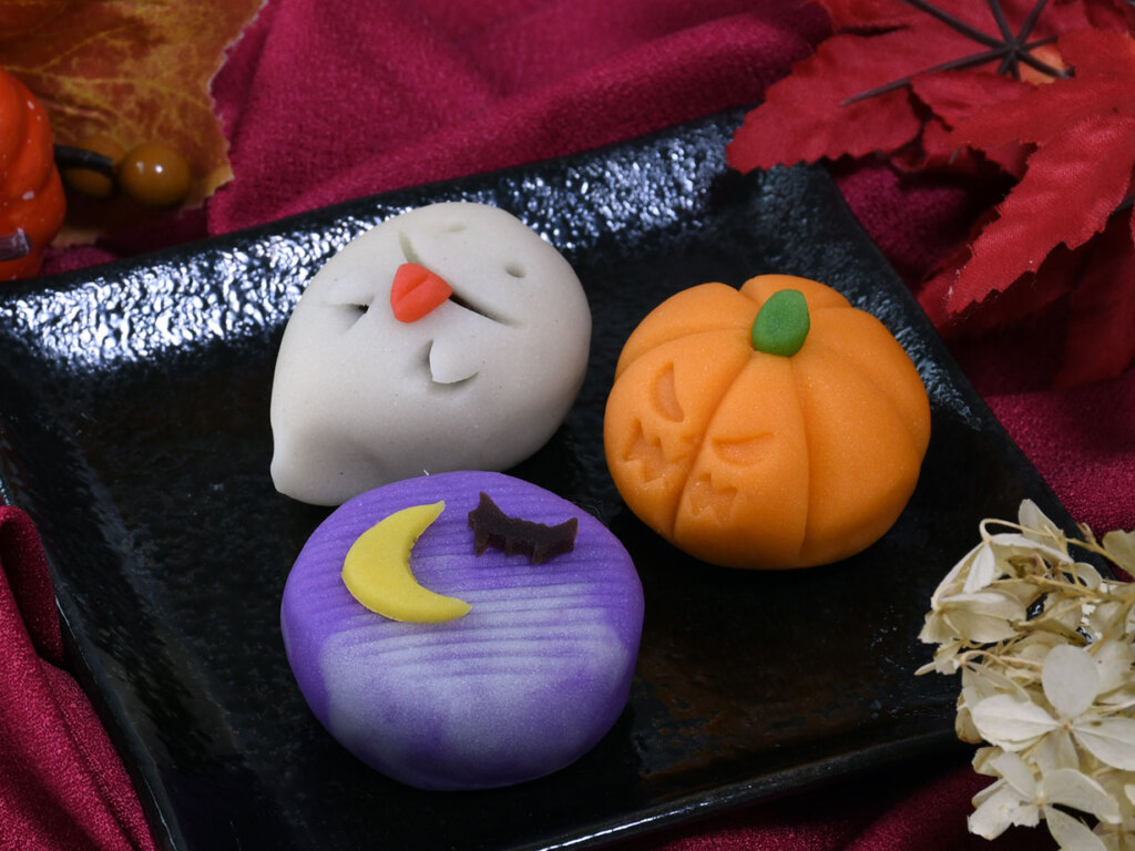 季節の和菓子 各200円