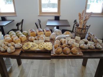 天然酵母パンとカフェの店loop(ループ)