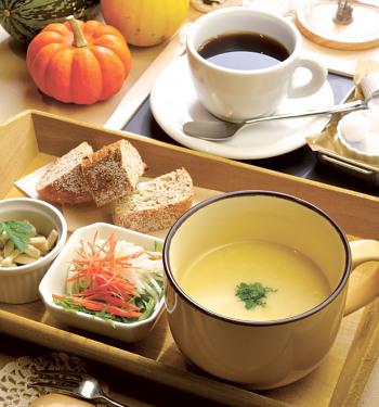 ハルニレカフェ